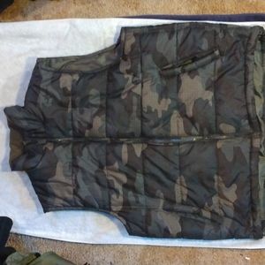 Camouflage vest by NordicTrack men's XL